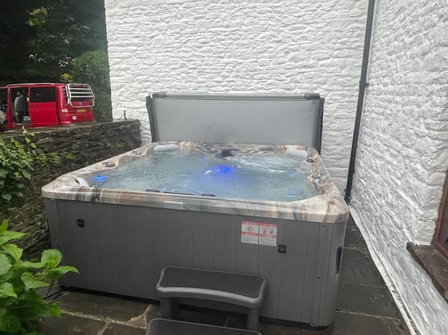 Large Historic Farmhouse In Rhondda Valley Perfect For Groups With Hot Tub Blaencwm Exterior foto